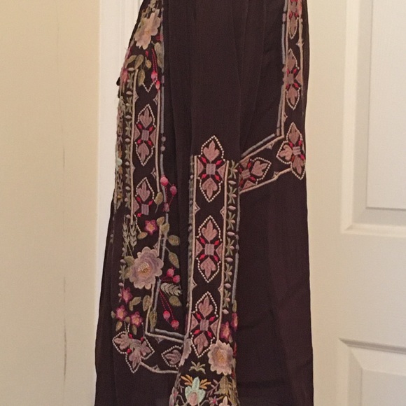 Johnny Was brown tunic blouse with pasted floral embroidery keyhole neckline S - Picture 7 of 7